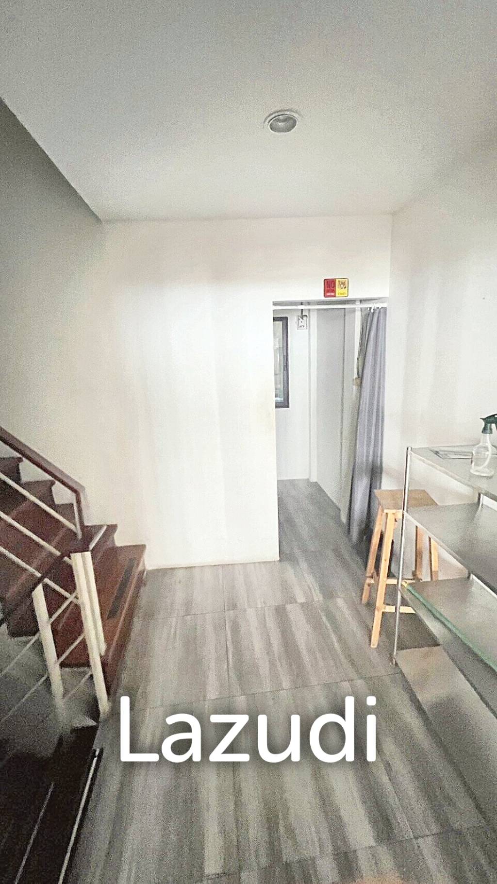 Building For rent in Suea Pa Road