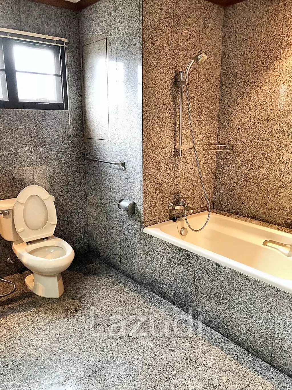 3 Bed 3 Bath 270 SQ.M Sachayan Mansion
