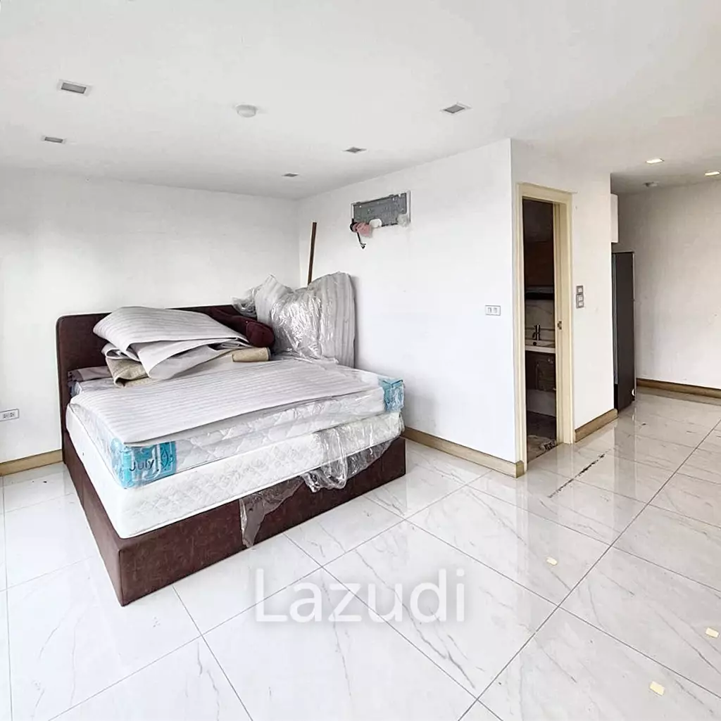 1 Bed 1 Bath 42 SQ.M The ACE Ekamai