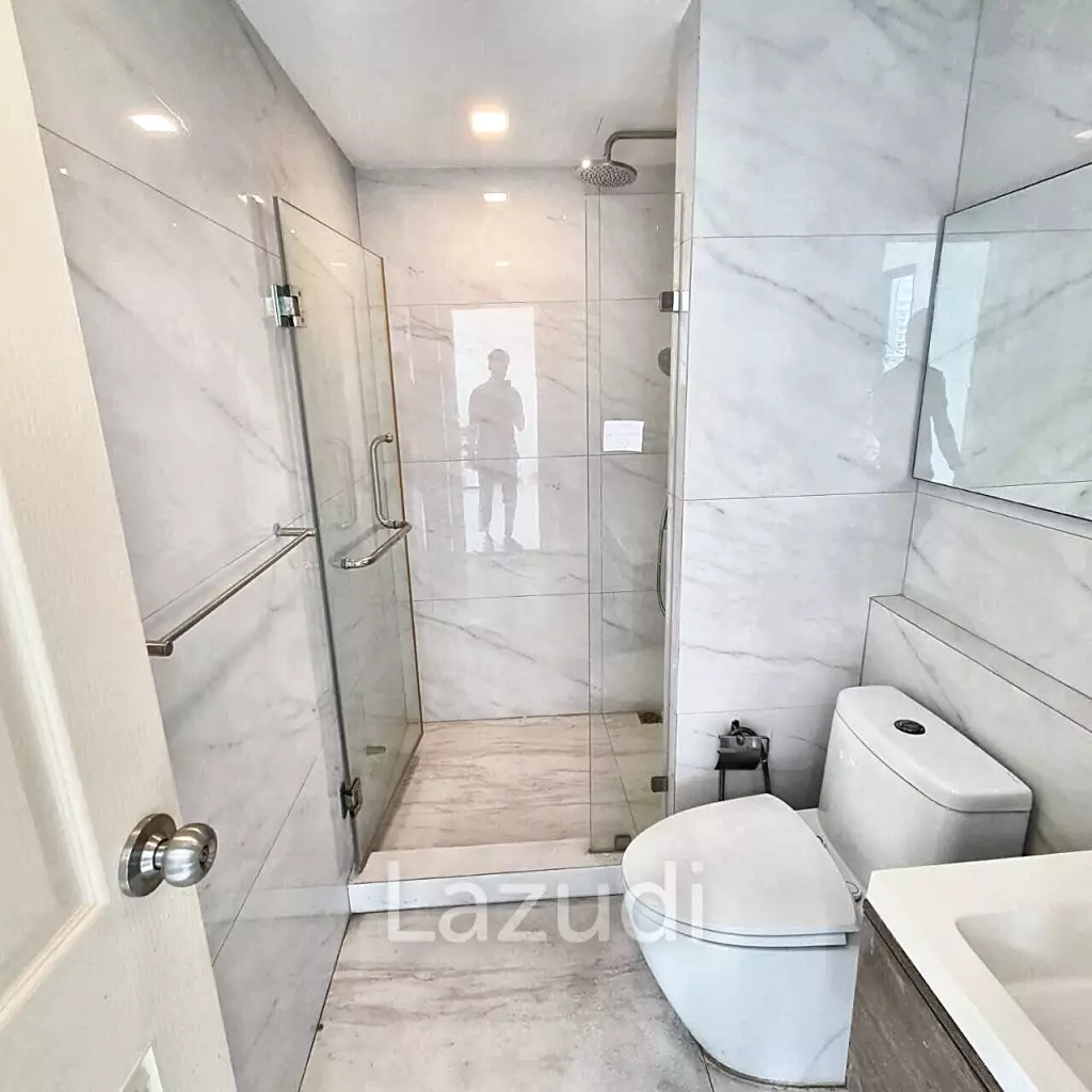 1 Bed 1 Bath 42 SQ.M The ACE Ekamai