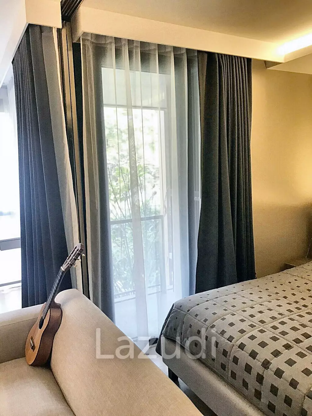 Studio 1 Bathroom 36 SQ.M. Urbitia Thong Lo