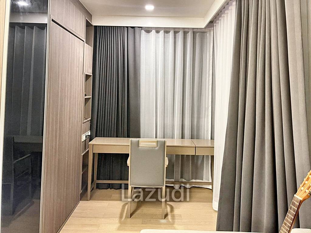 Studio 1 Bathroom 36 SQ.M. Urbitia Thong Lo