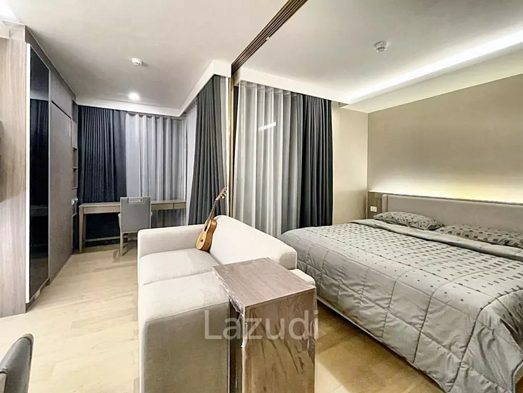 Studio 1 Bathroom 36 SQ.M. Urbitia Thong Lo