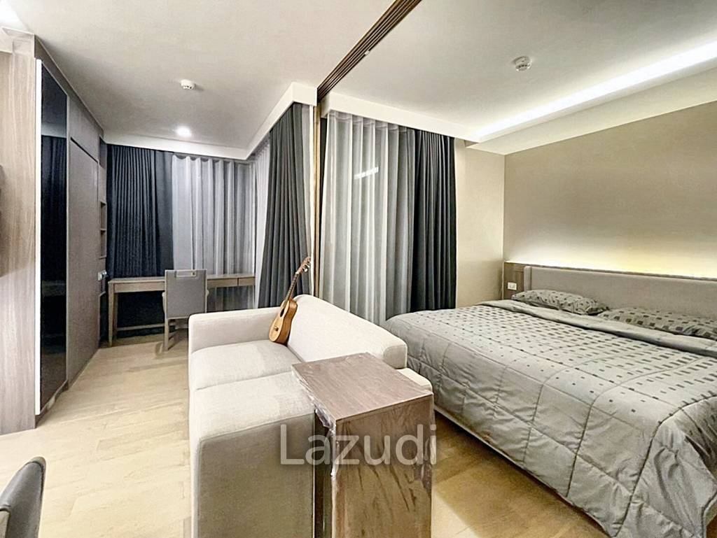 Studio 1 Bathroom 36 SQ.M. Urbitia Thong Lo