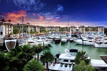 Foreign Freehold  Pool Access 2 Bed For Sale Royal Phuket Marina