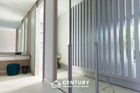 KEHAD FA ISOLATED : 6 bed luxury Beach Front Pool Villas