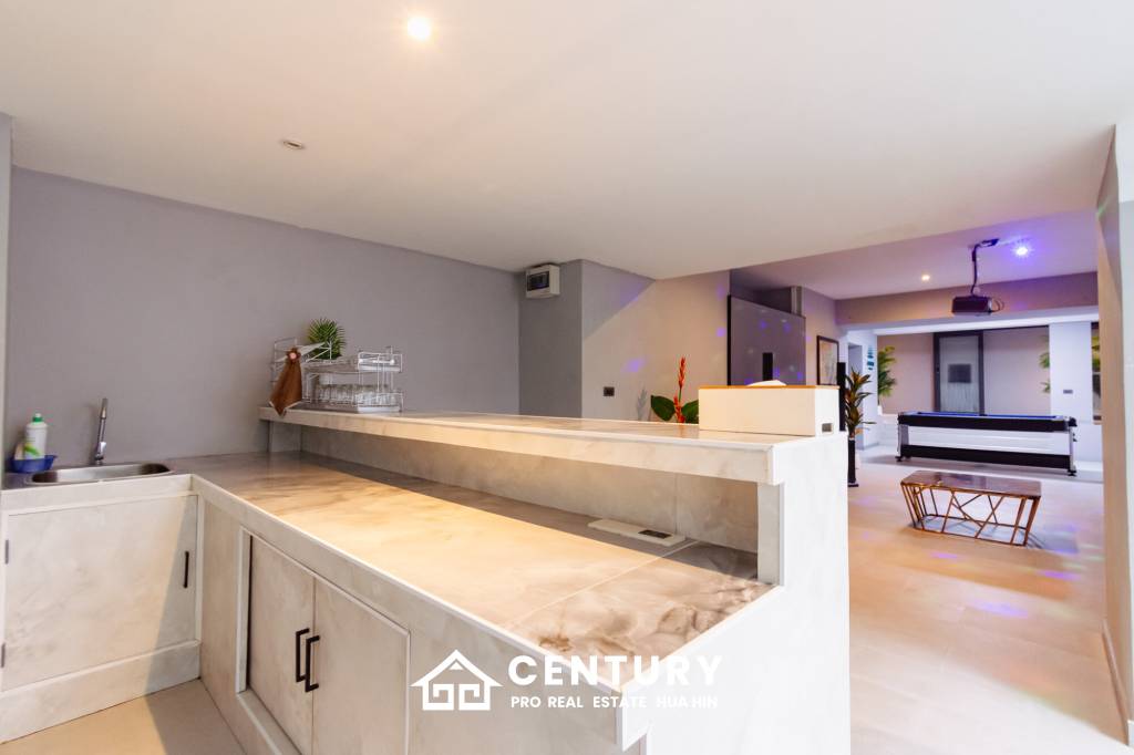 KEHAD FA ISOLATED : 6 bed luxury Beach Front Pool Villas