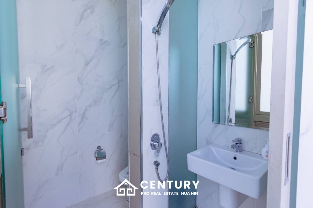 KEHAD FA ISOLATED : 6 bed luxury Beach Front Pool Villas