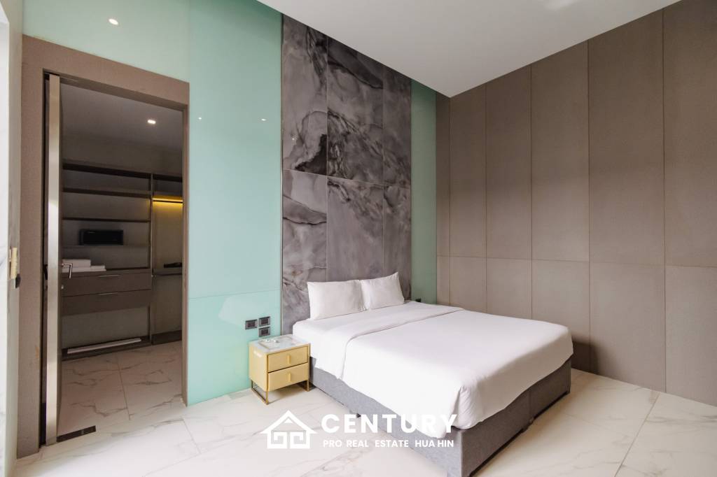 KEHAD FA ISOLATED : 6 bed luxury Beach Front Pool Villas