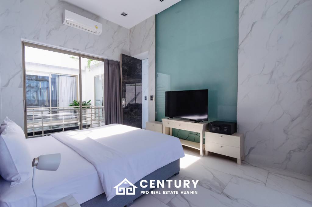 KEHAD FA ISOLATED : 6 bed luxury Beach Front Pool Villas