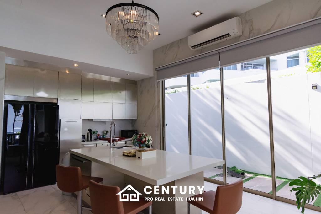 KEHAD FA ISOLATED : 6 bed luxury Beach Front Pool Villas