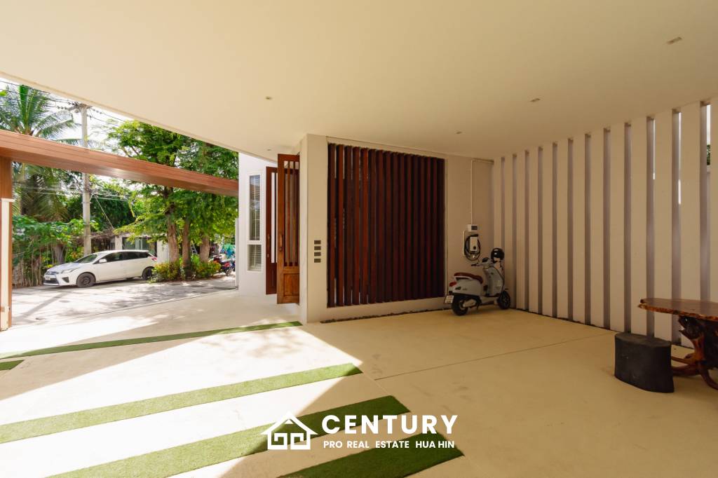 KEHAD FA ISOLATED : 6 bed luxury Beach Front Pool Villas