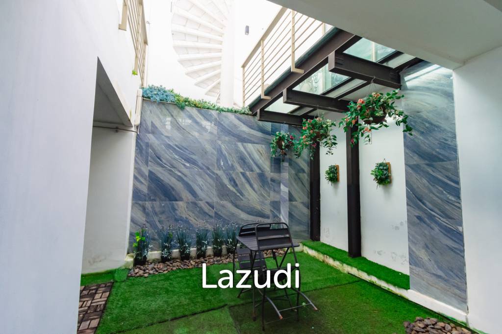 1,597 ตร.ม 7 เตียง 9 อาบน้ำ วิลล่า For ขาย