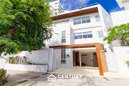 KEHAD FA ISOLATED : 6 bed luxury Beach Front Pool Villas