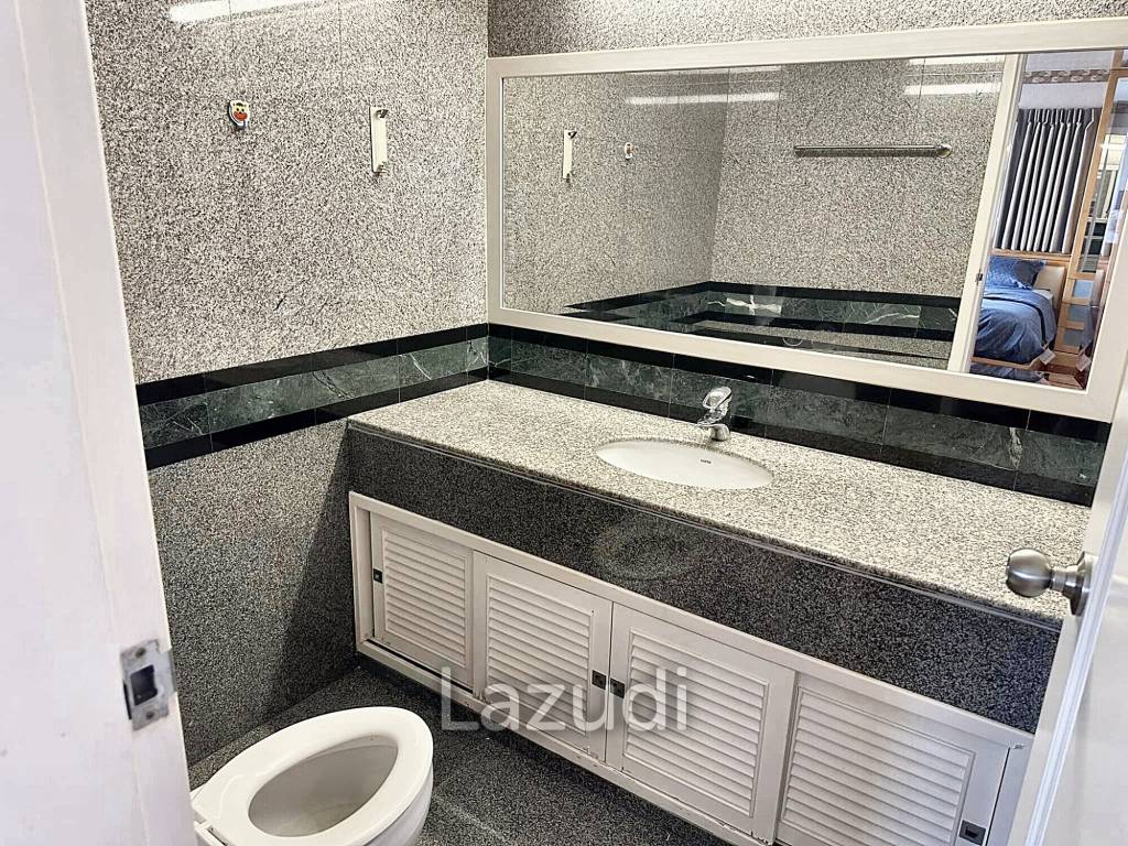 3 Bed 2 Bath 108 SQ.M Baan Ploenchit
