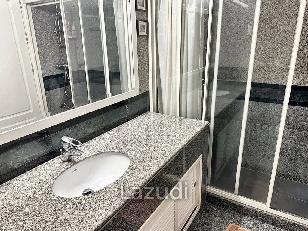 3 Bed 2 Bath 108 SQ.M Baan Ploenchit