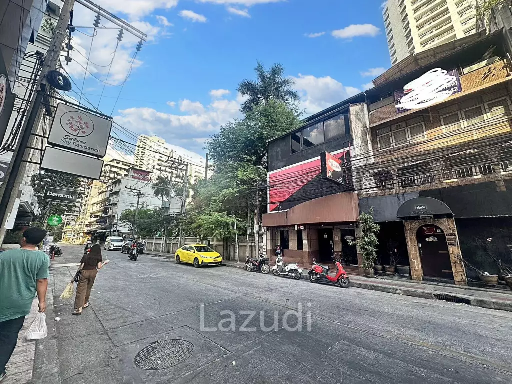 Prime Commercial Buildings for Sale in Soi Sukhumvit 33