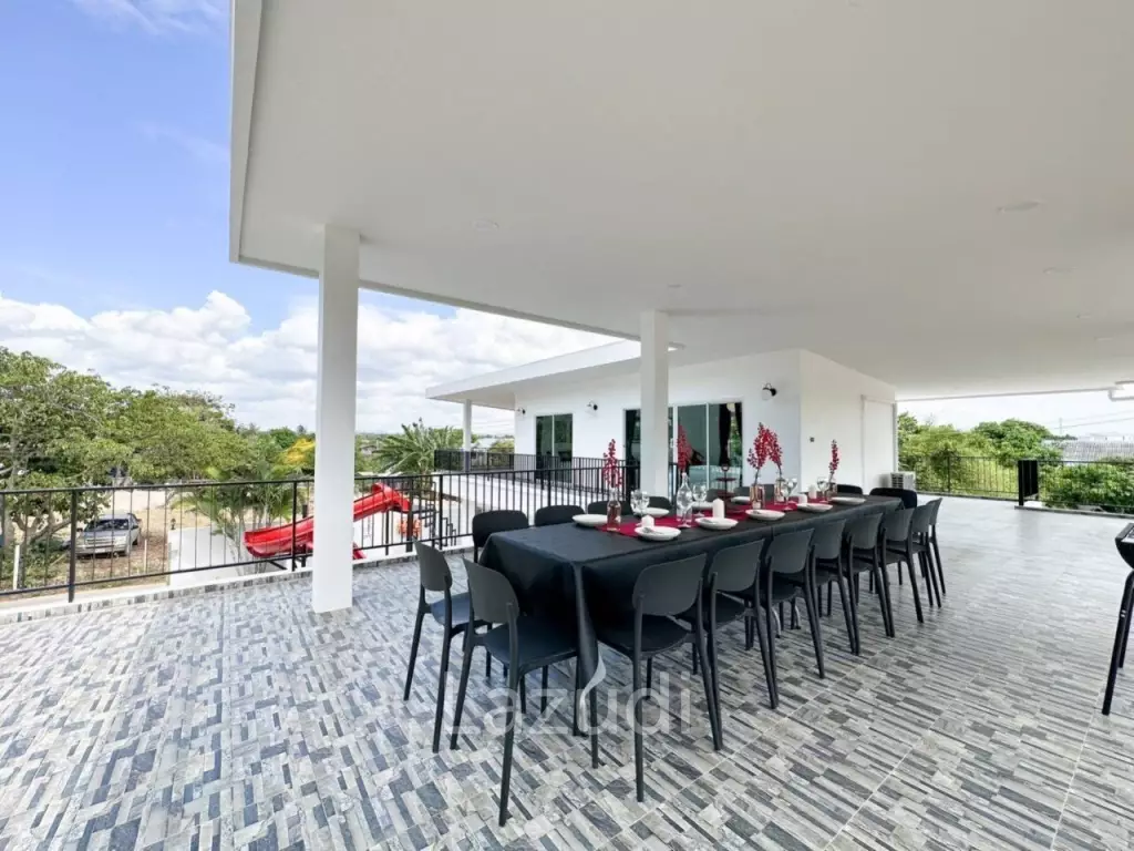 6 Beds 5 Baths 350 SQ.M. House in East Pattaya