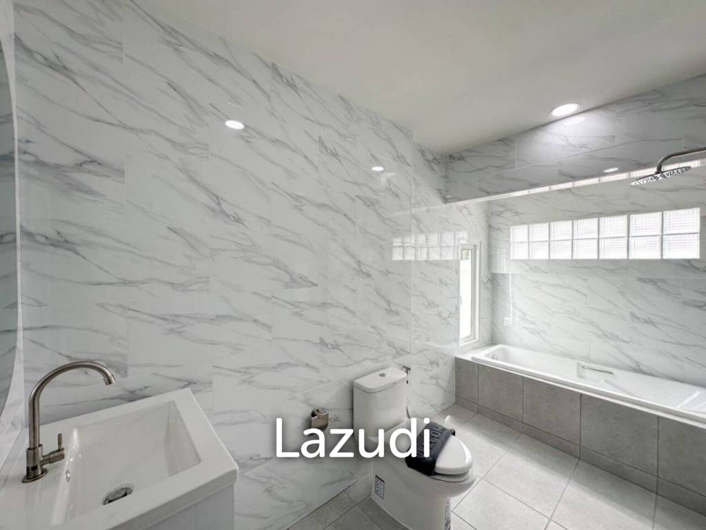 6 Beds 5 Baths 350 SQ.M. House in East Pattaya