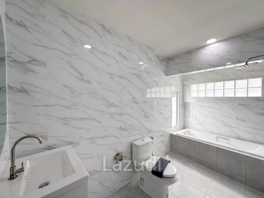 6 Beds 5 Baths 350 SQ.M. House in East Pattaya