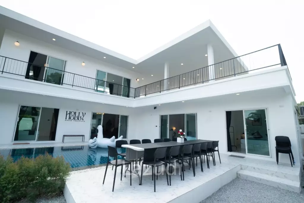6 Beds 5 Baths 350 SQ.M. House in East Pattaya