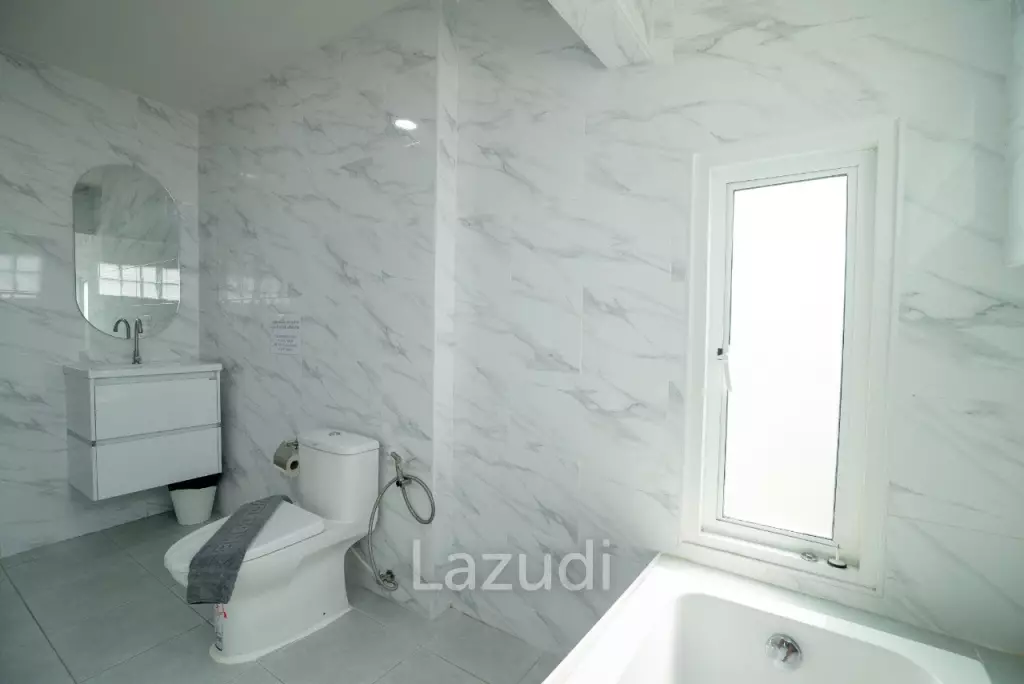 6 Beds 5 Baths 350 SQ.M. House in East Pattaya