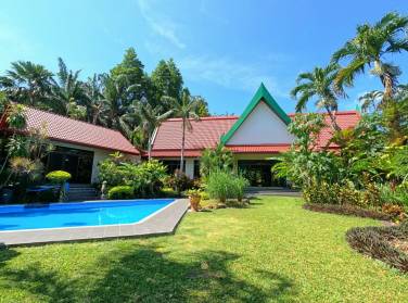 2,000 sqm land, 4 Bedroom Pool Villa in Chalong near Big Buddha Phuket