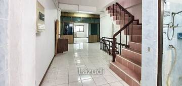 Commercial building for sale/rent in Bangna