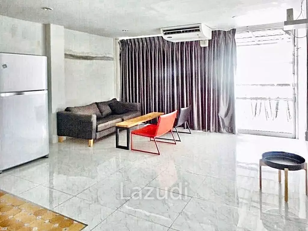 Commercial building for sale/rent in Dindaeng