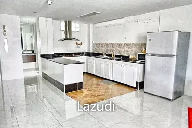 Commercial building for sale/rent in Dindaeng