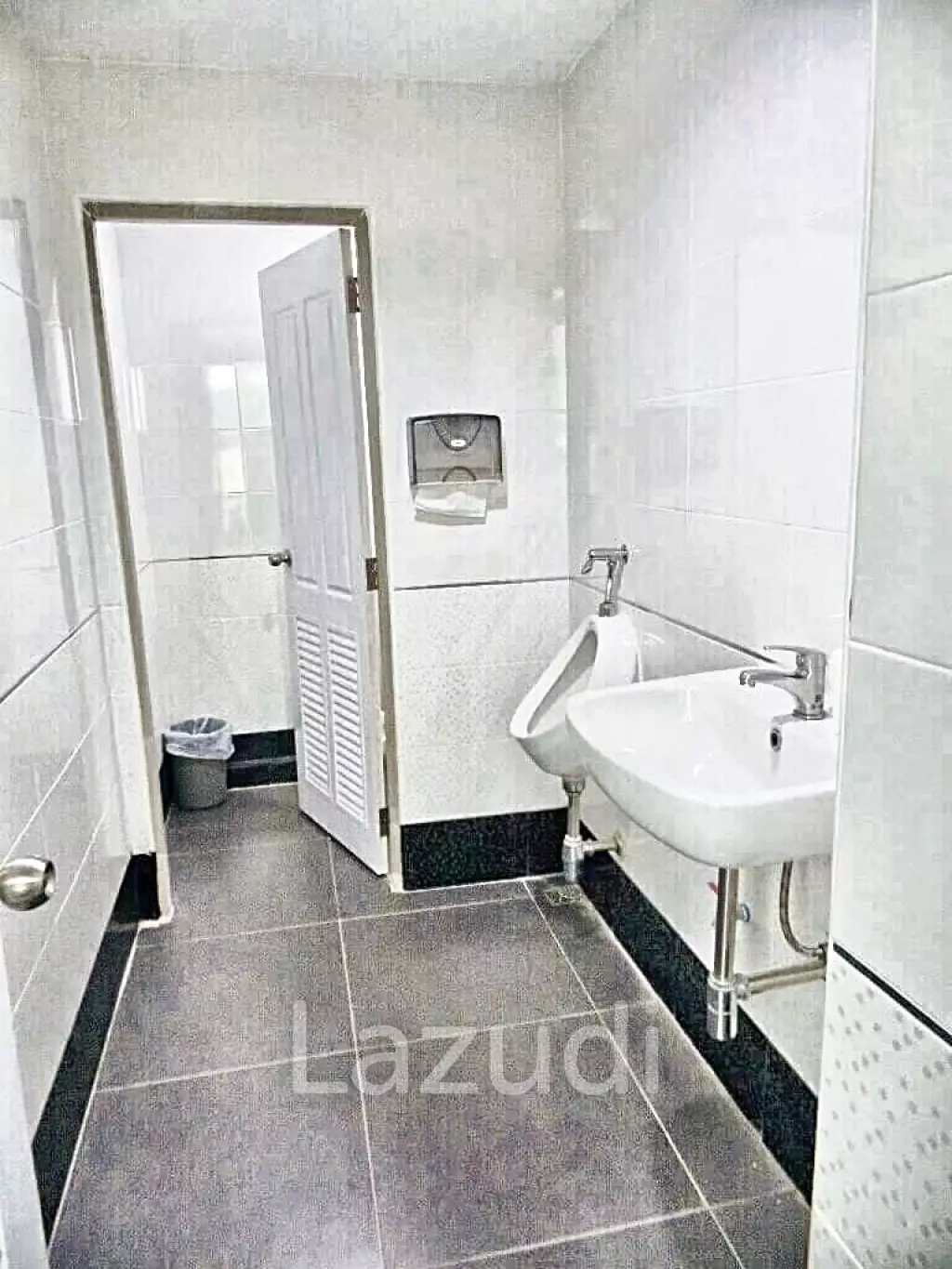 Commercial building for sale/rent in Dindaeng