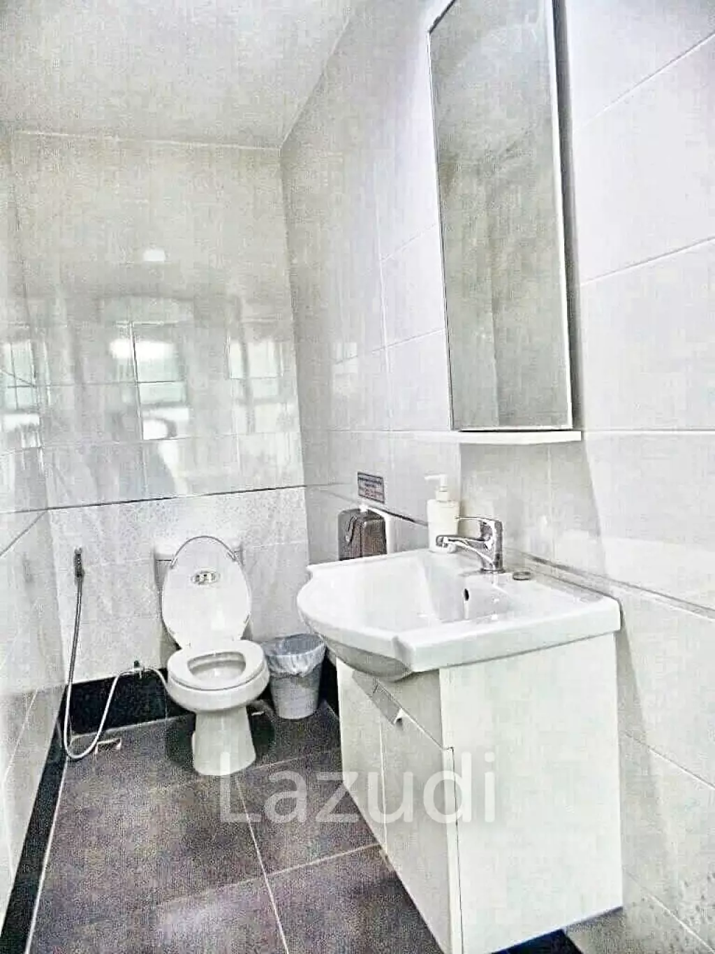 Commercial building for sale/rent in Dindaeng