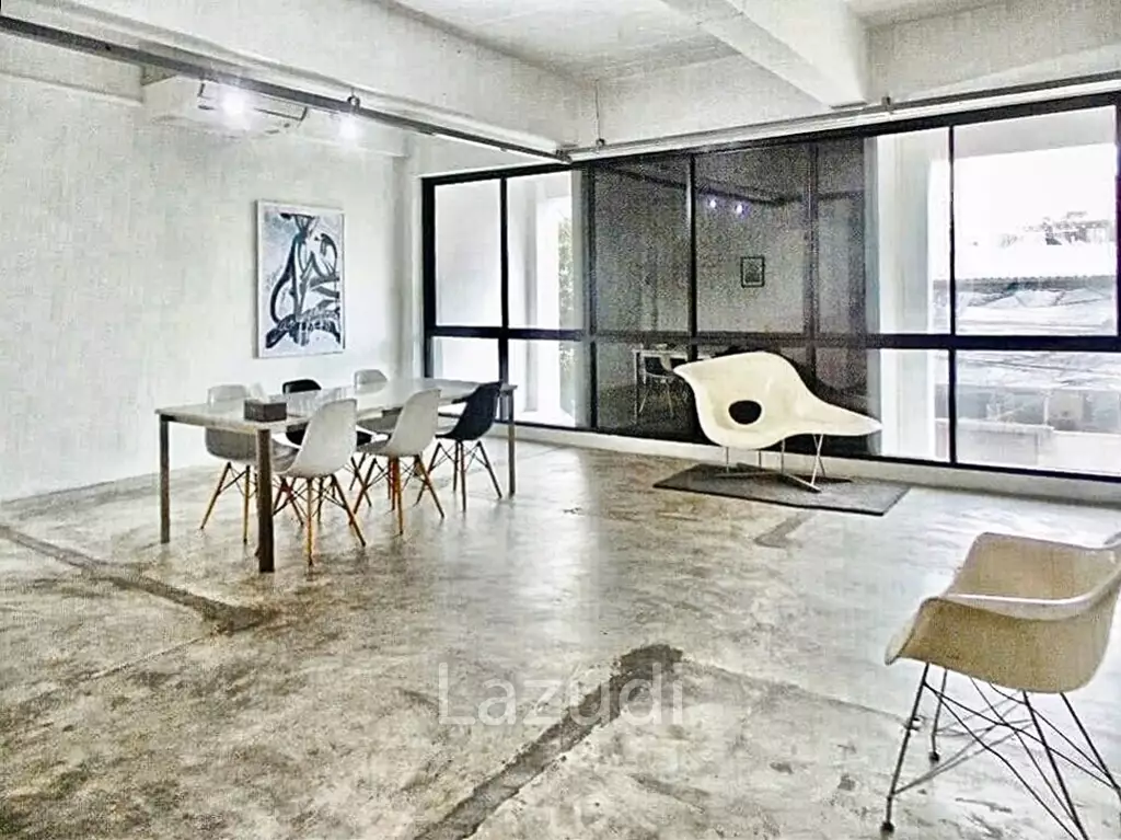 Commercial building for sale/rent in Dindaeng