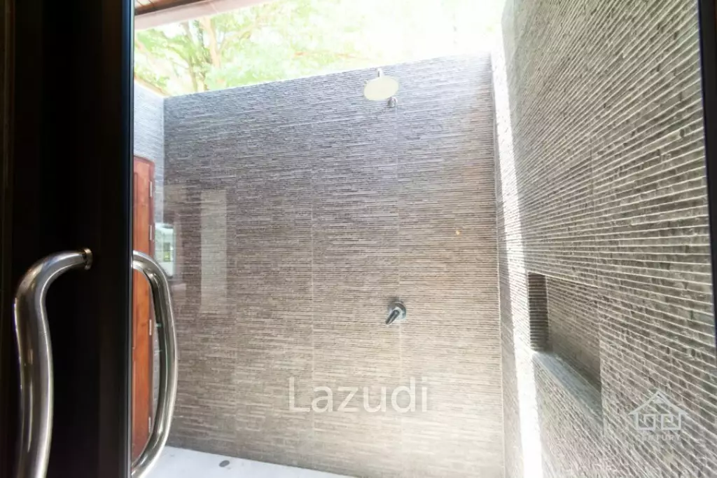 HILLSIDE HAMLET 3 : Quality 4 bed pool Villa