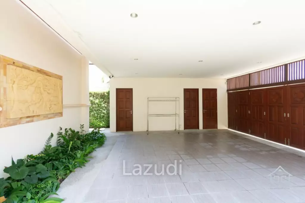 HILLSIDE HAMLET 3 : Quality 4 bed pool Villa