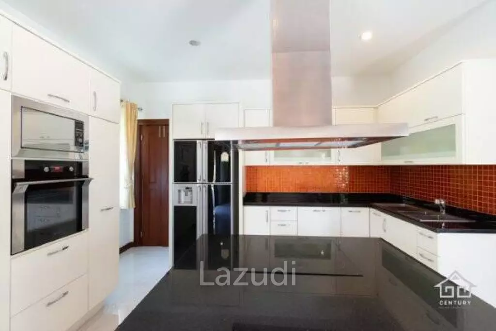 HILLSIDE HAMLET 3 : Quality 4 bed pool Villa