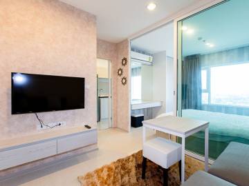 Beautifully decorated 1 bedroom, fully furnished, with open view
