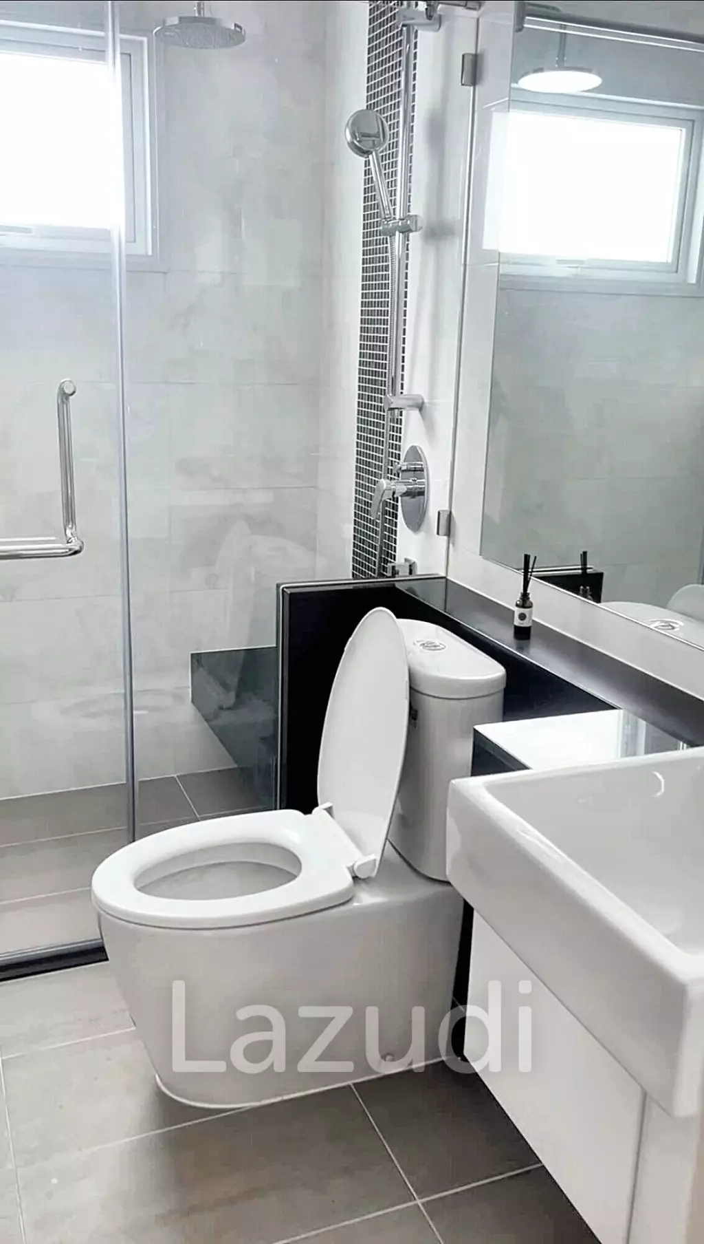 2 Bed 2 Bath 99 SQ.M Supalai Riva Grande