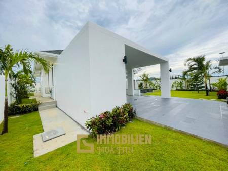 Botanica : 4 Bed 4 Bath Pool Villa - New Development