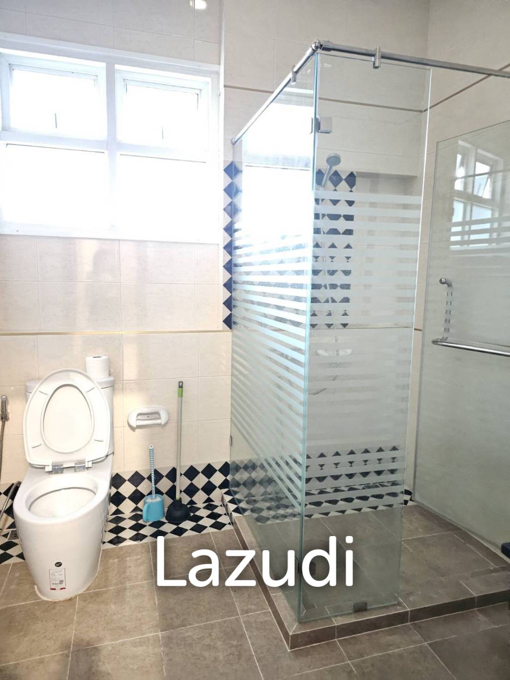 12 Beds 8 Baths 720 SQ.M. Pool Villas Pattaya Park