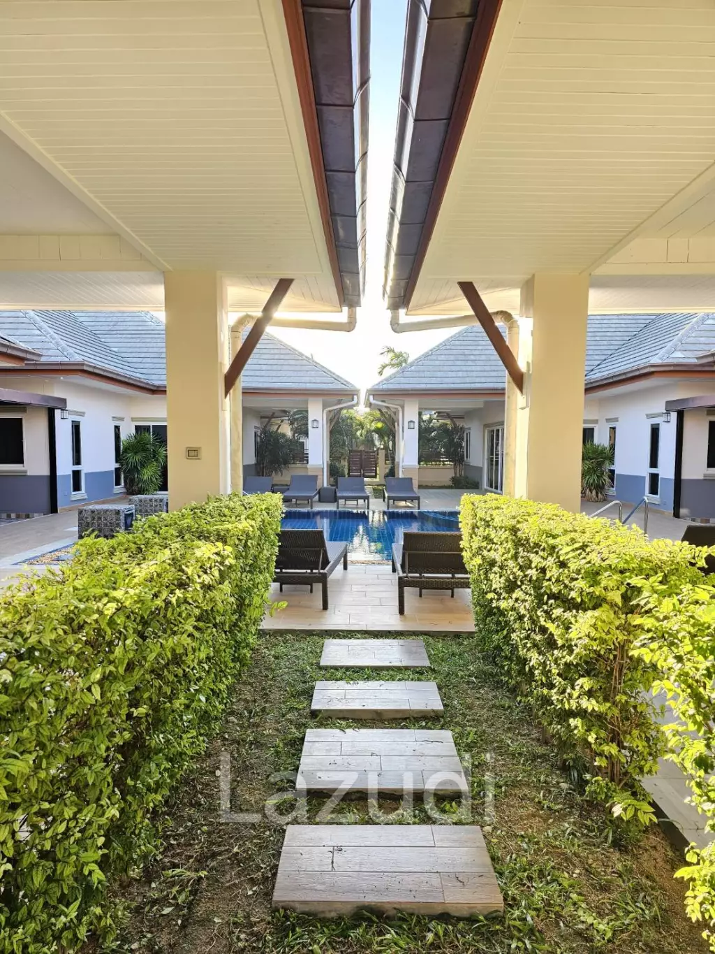 12 Beds 8 Baths 720 SQ.M. Pool Villas Pattaya Park