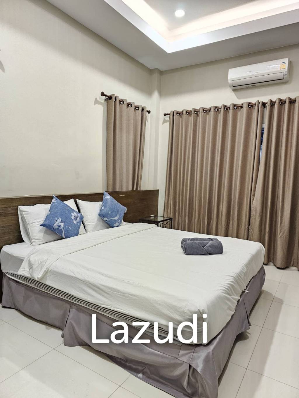 12 Beds 8 Baths 720 SQ.M. Pool Villas Pattaya Park