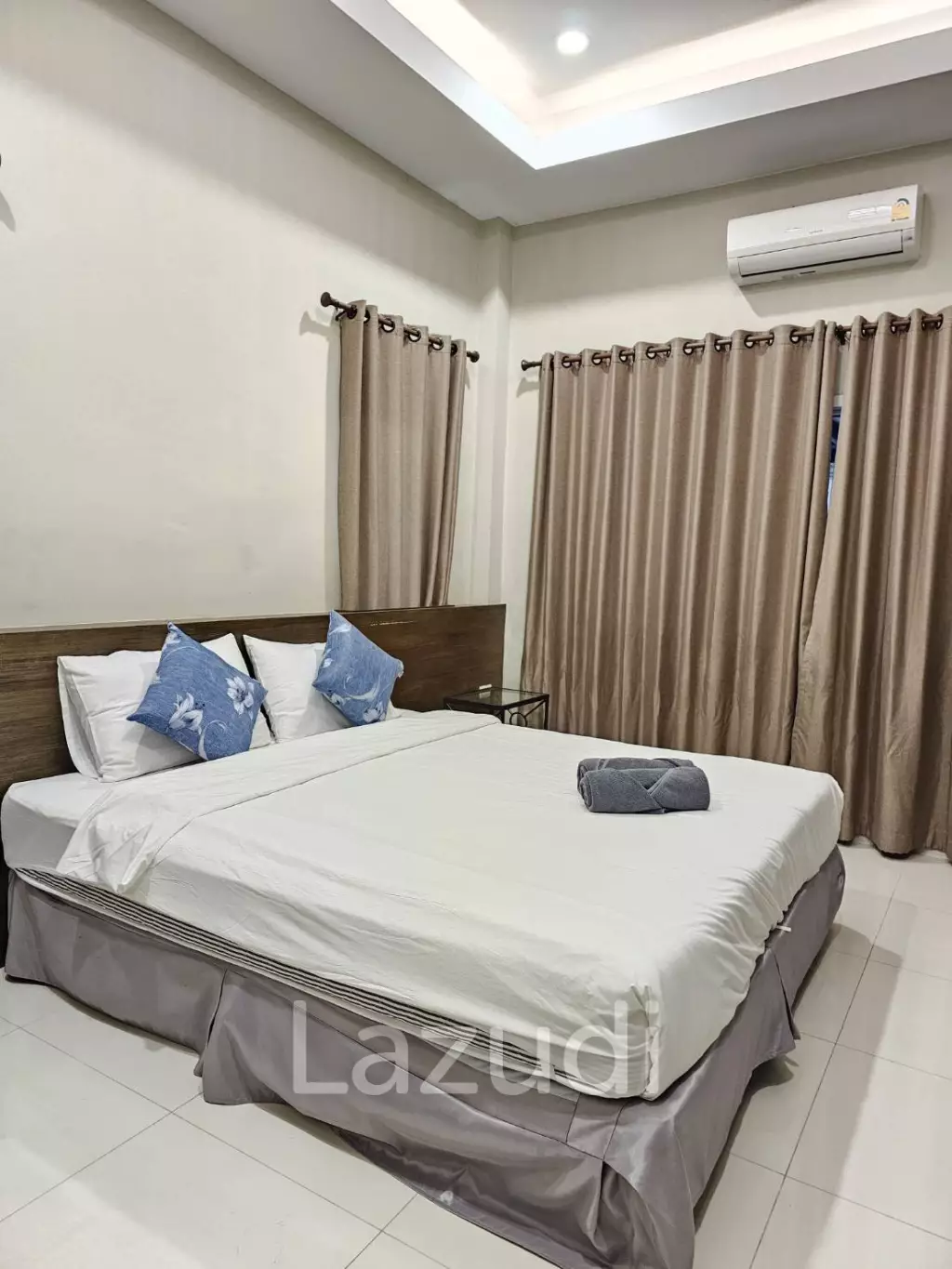 12 Beds 8 Baths 720 SQ.M. Pool Villas Pattaya Park
