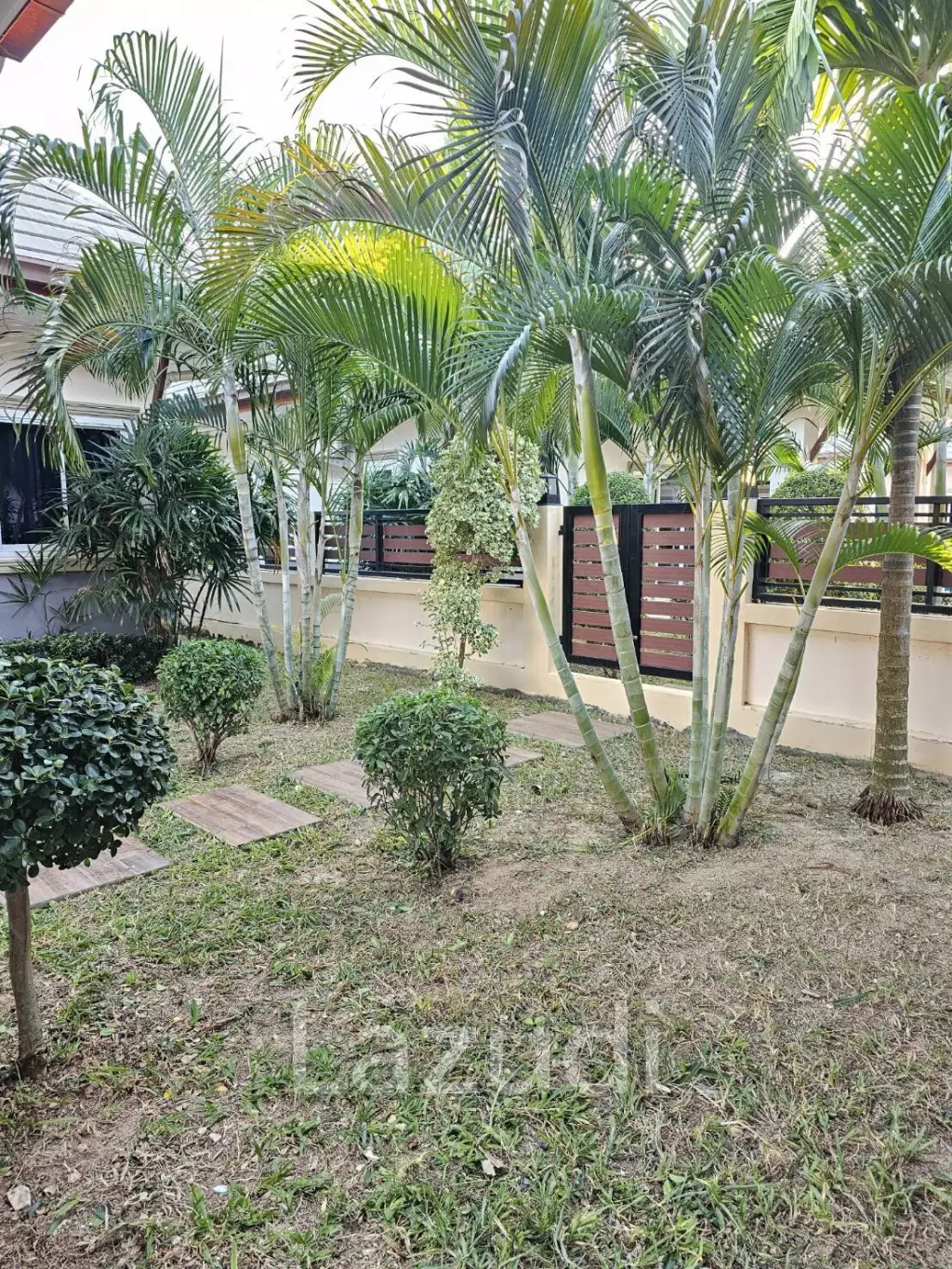 12 Beds 8 Baths 720 SQ.M. Pool Villas Pattaya Park