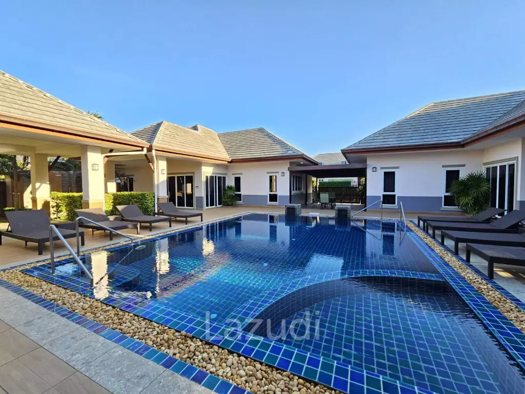 12 Beds 8 Baths 720 SQ.M. Pool Villas Pattaya Park