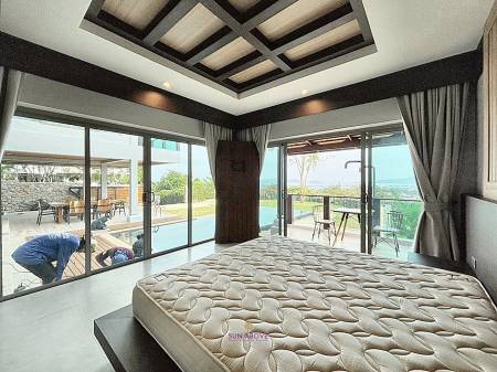 Sea view 3Bedrooms Luxury Pool Villa in Chalong