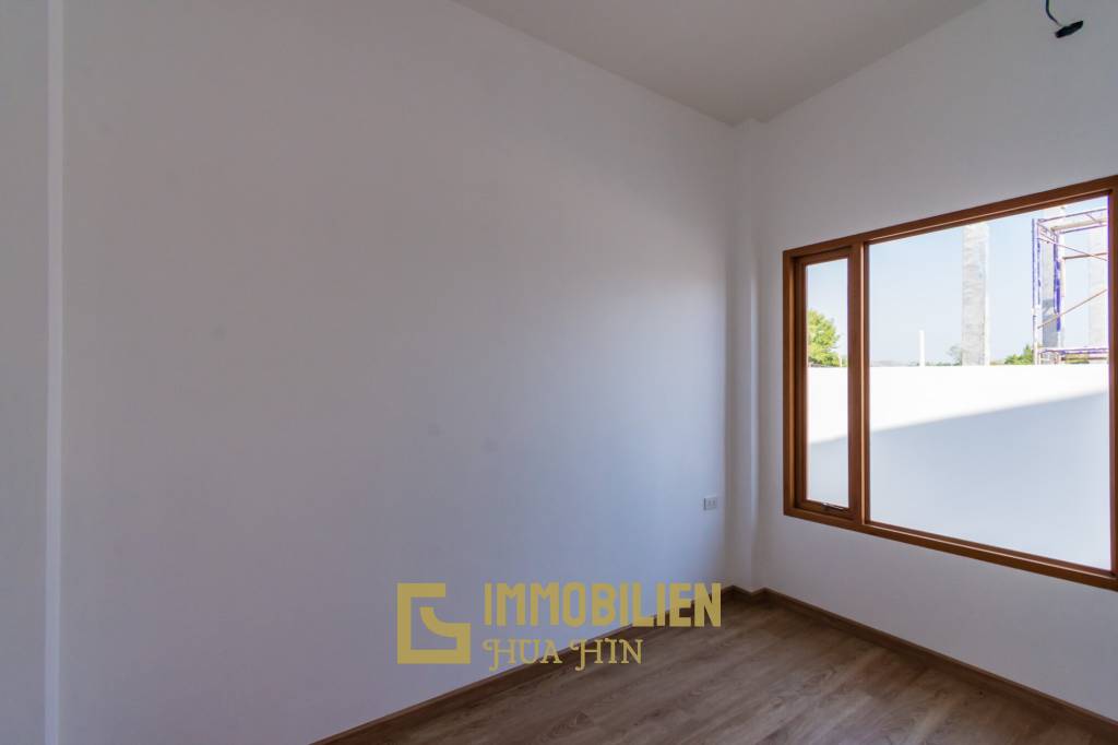 3 Bed 3 Bath 100 SQ.M Baan Somdul 2