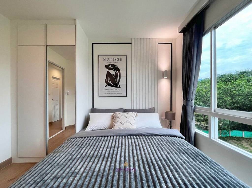 Mountain View, 1 Bedroom at Plus Condominium 2