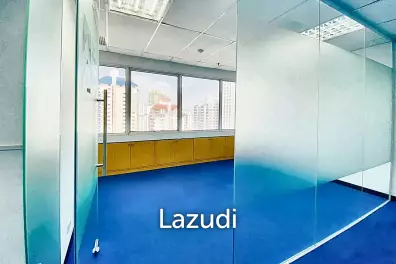 Office space 94SQ.M for rent in Watthana