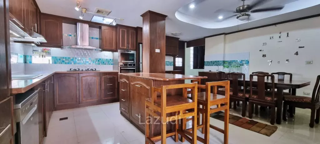 4 Beds 3 Baths 275 SQ.M. Ban Baramee